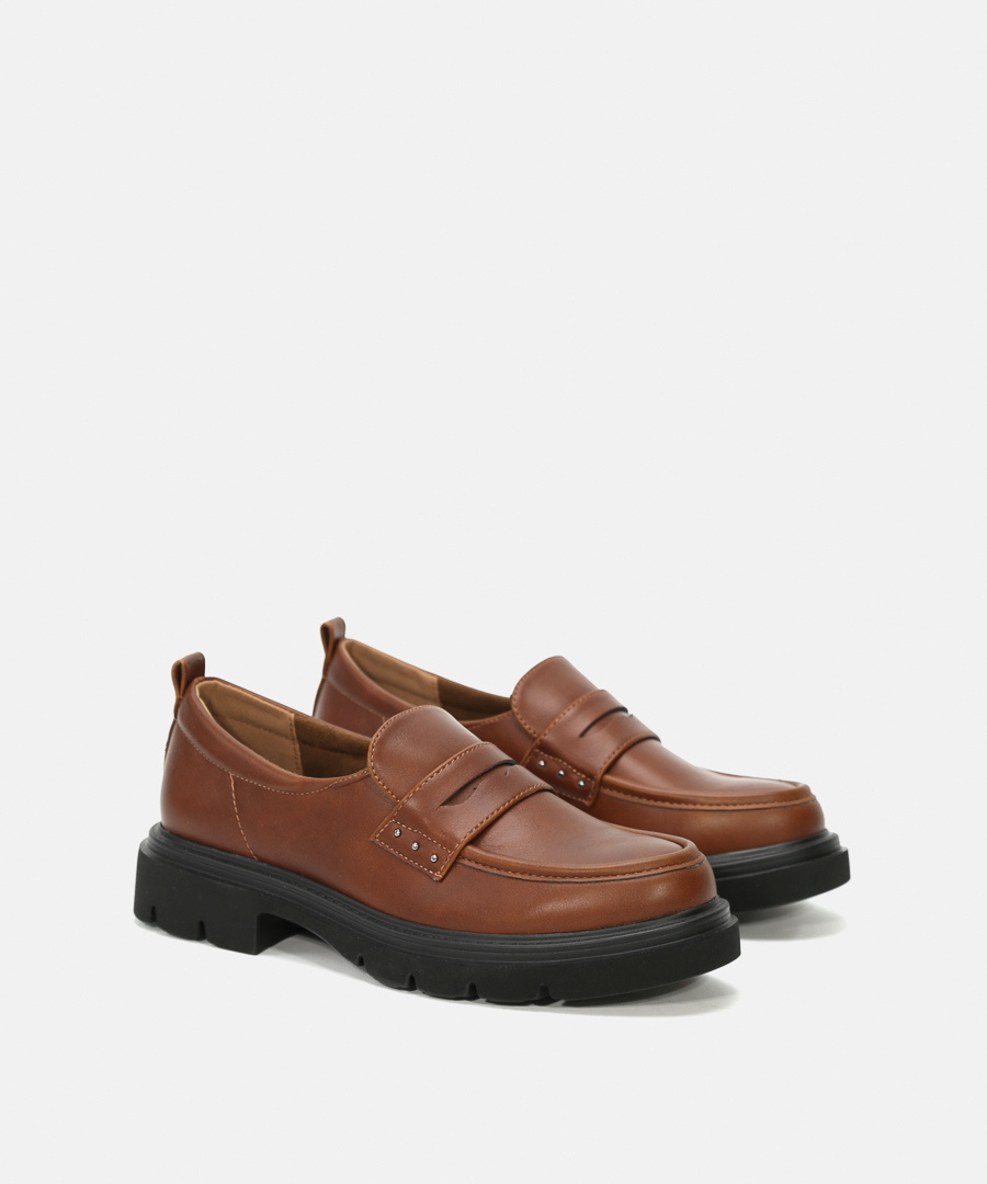 Mocasines detalle tachas image number null